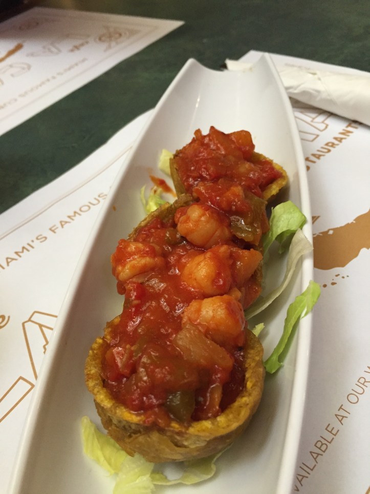 Plantains stuffed with shrimp and pineapple